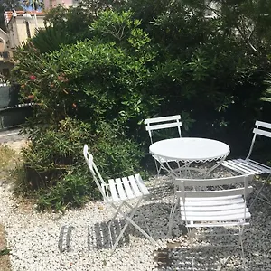 Cozy House With Parking And Garden Apartment Nizza