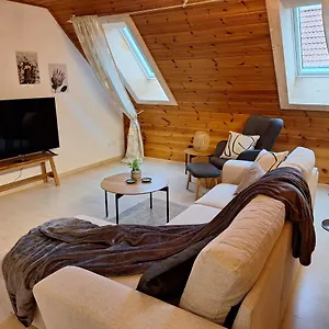 In Schnaid Apartment